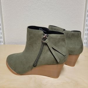 Torrid Wedge Boots, 10W